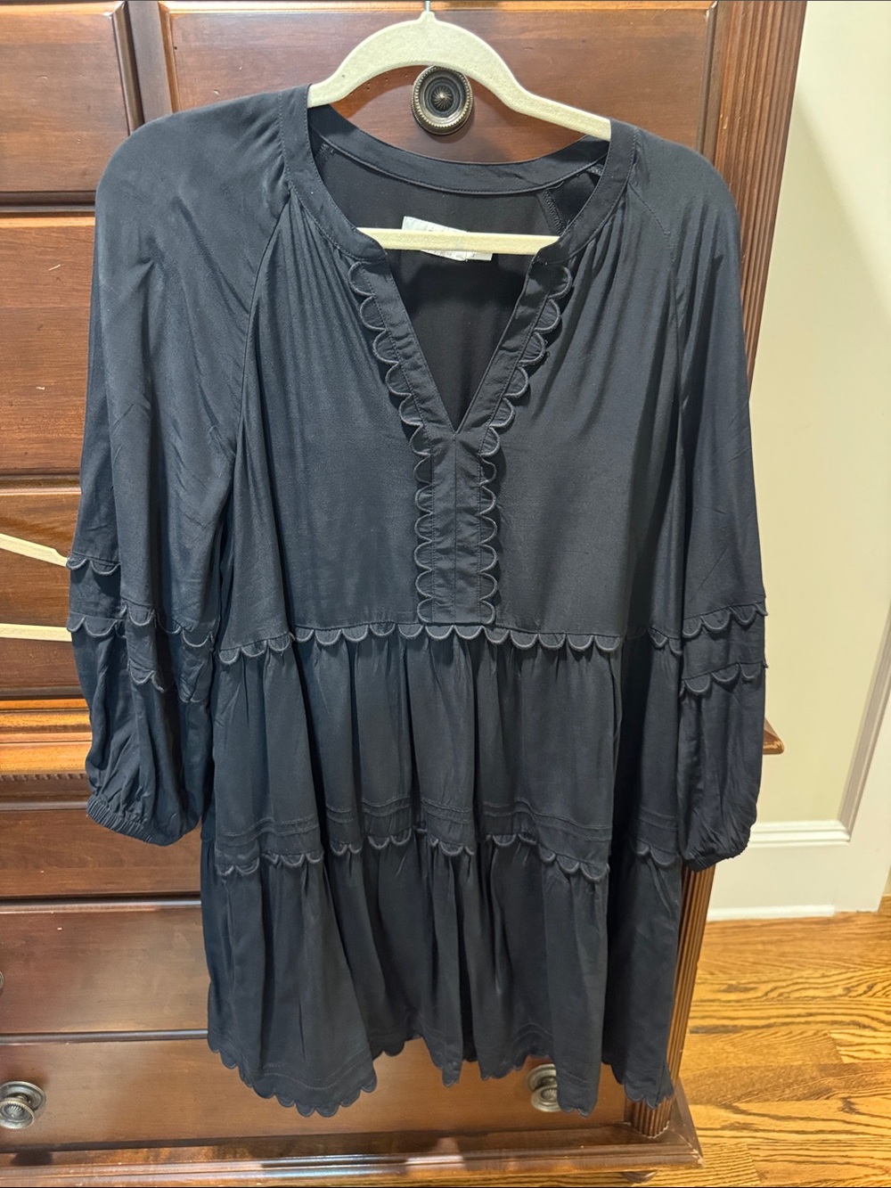Vineyard Vines Black Tiered Scallop-Trim Dress